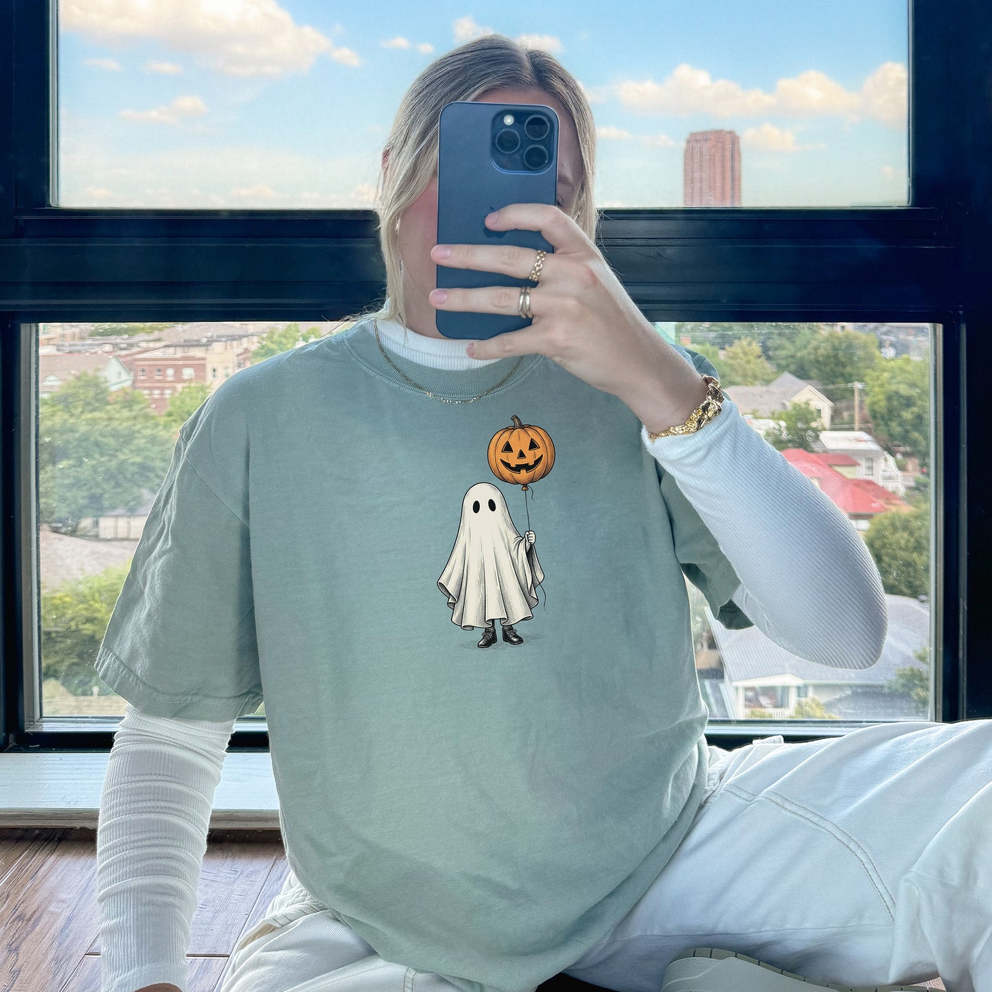 Simple Boho Ghost Holding a Pumpkin Balloon T-shirt
