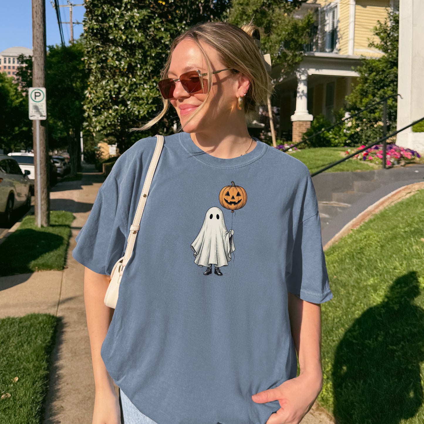 Simple Boho Ghost Holding a Pumpkin Balloon T-shirt