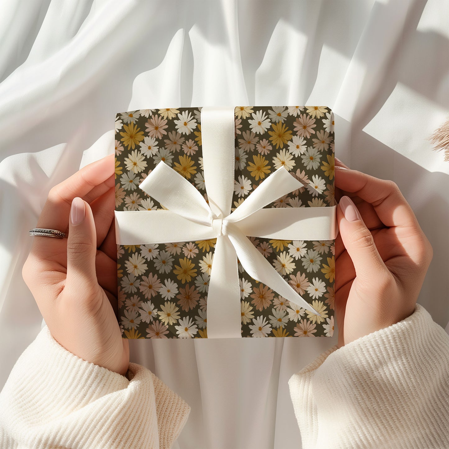 Retro Boho Daisy Print Gift Wrapping Paper
